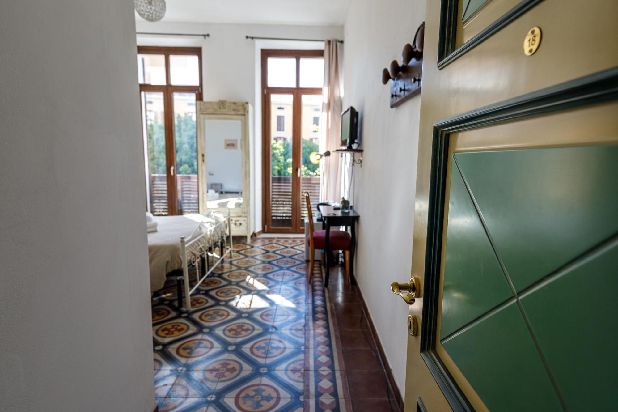 Onlyrooms III - Recommended For Under 30S Cagliari Exterior photo