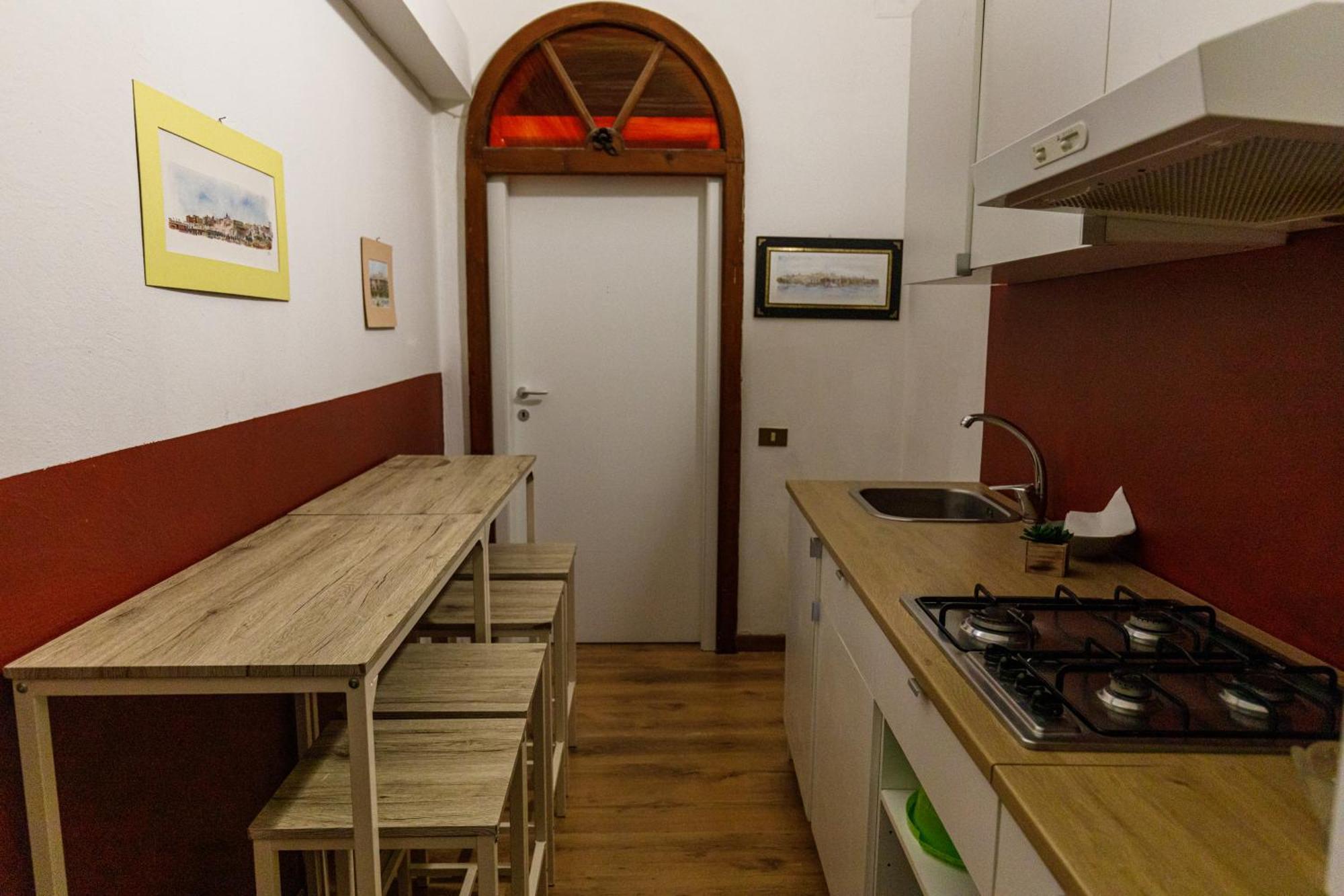 Onlyrooms III - Recommended For Under 30S Cagliari Room photo