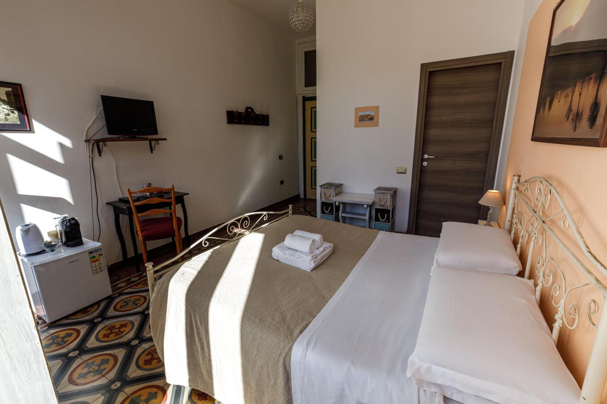 Onlyrooms III - Recommended For Under 30S Cagliari Room photo