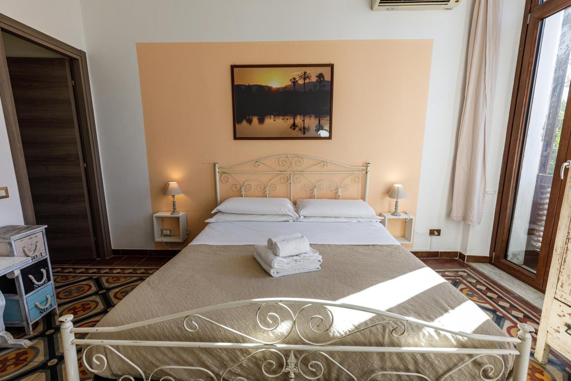 Onlyrooms III - Recommended For Under 30S Cagliari Room photo