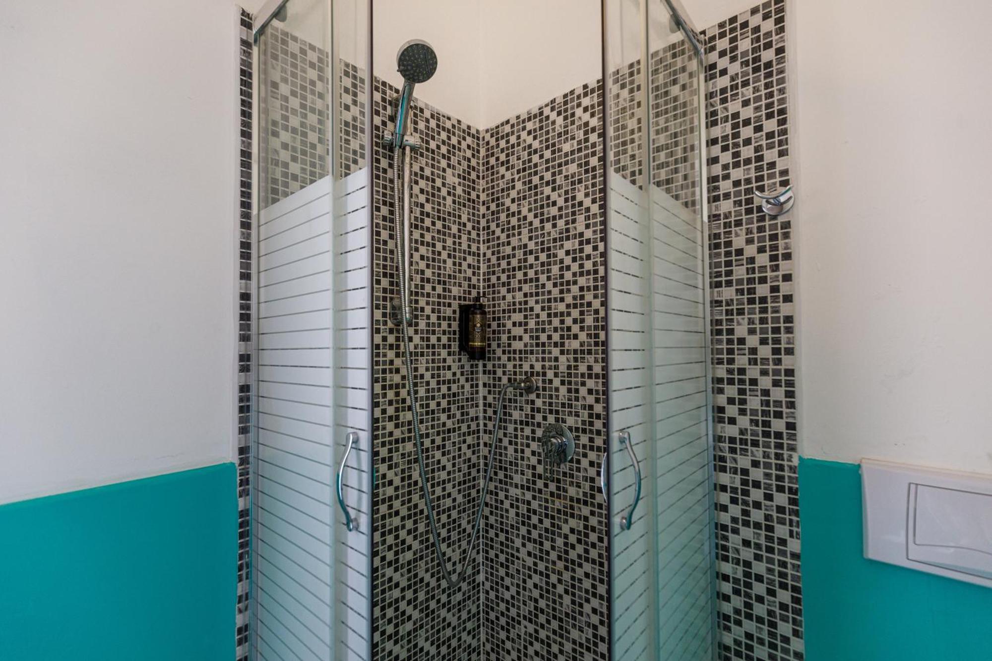 Onlyrooms III - Recommended For Under 30S Cagliari Room photo