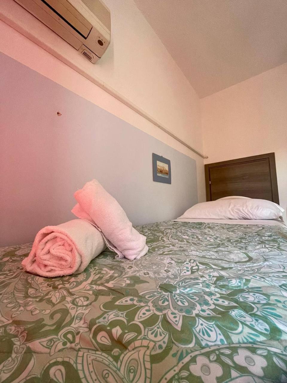 Onlyrooms III - Recommended For Under 30S Cagliari Room photo
